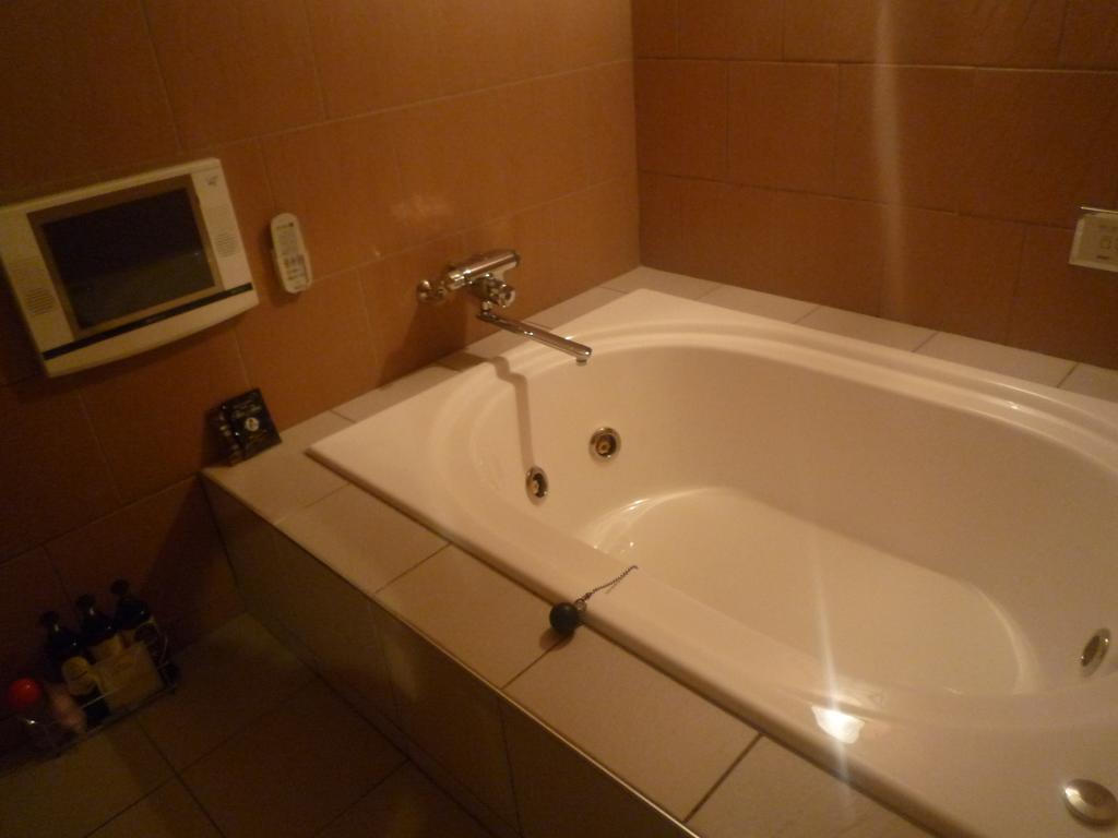 Hotel Beni East (Adults Only) Осака Екстериор снимка