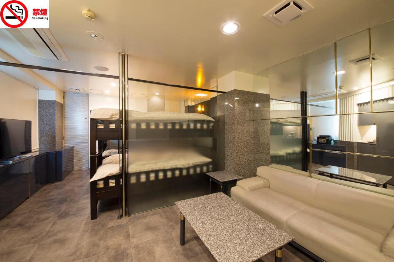 Hotel Beni East (Adults Only) Осака Стая снимка